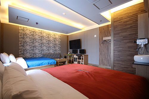 Airport Hotel
