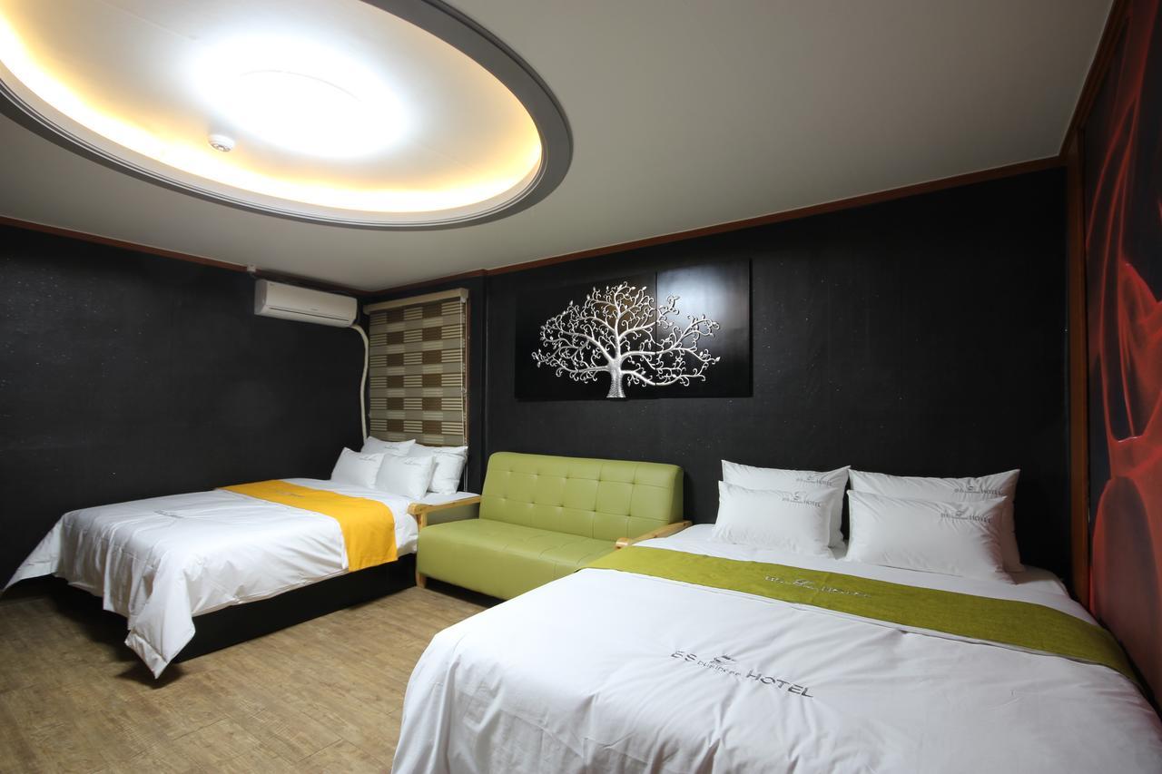 Motel Business Station