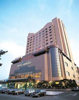 Paragon Hotel 4*