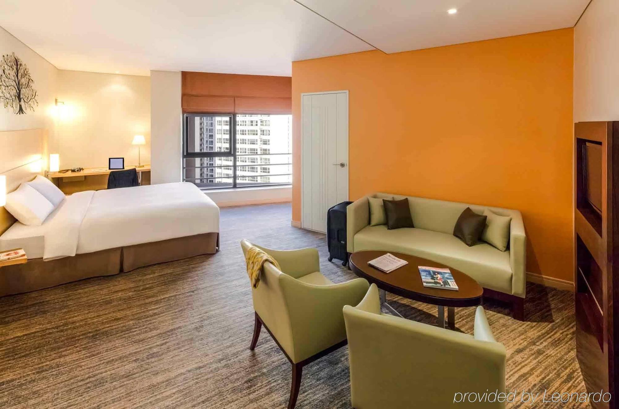 Ibis Ambassador Centre 3*