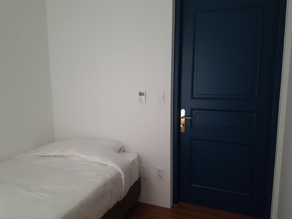 Single Single Hostel