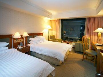 Paragon Hotel 4*