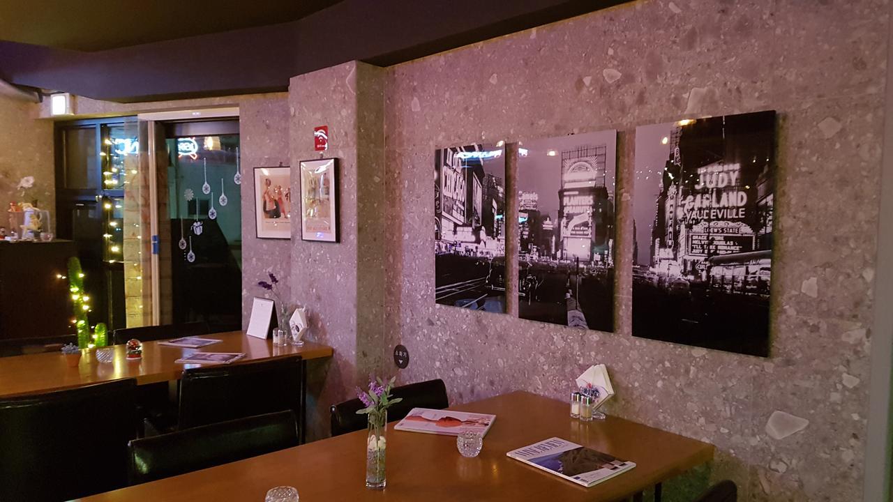 The Hound Hotel 3*