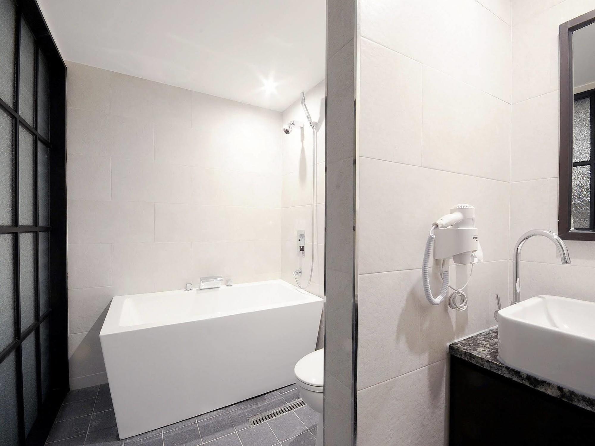 Queens Seomyeon Hotel
