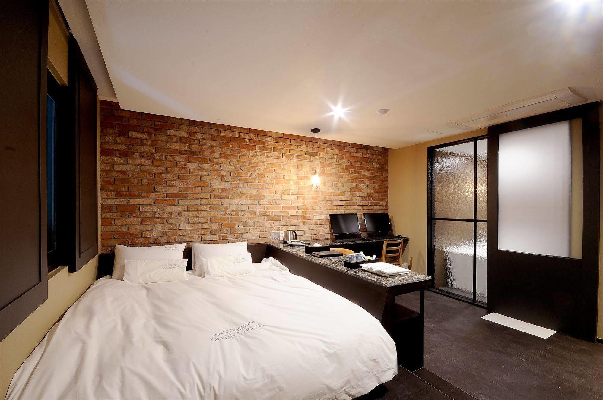 Queens Seomyeon Hotel 3*