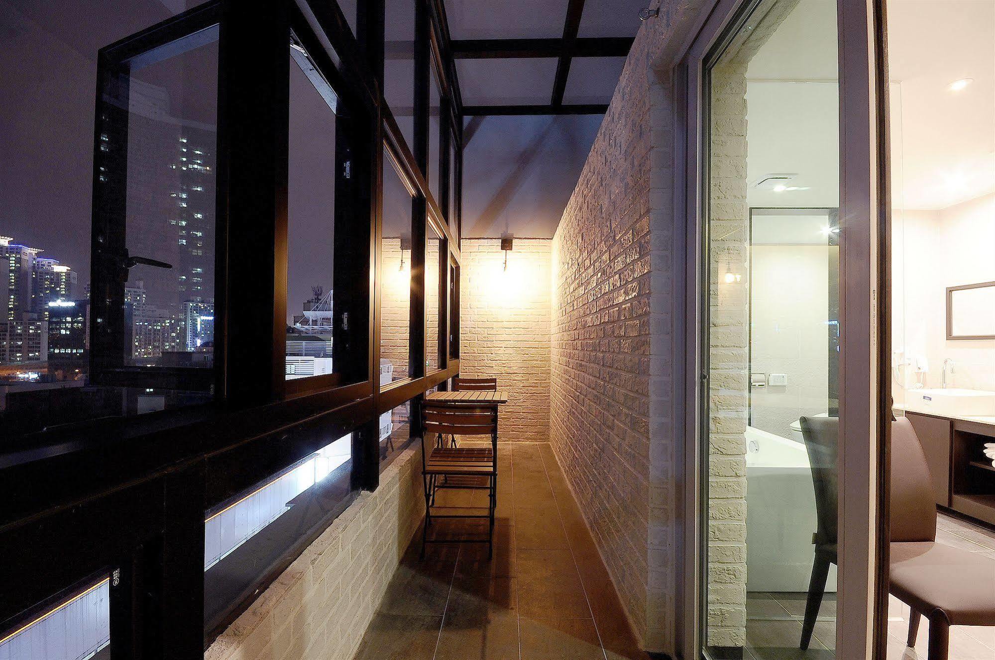 Queens Seomyeon Hotel 3*