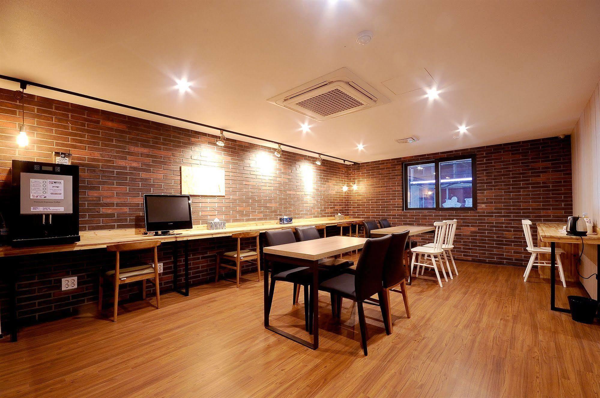 Queens Seomyeon Hotel 3*