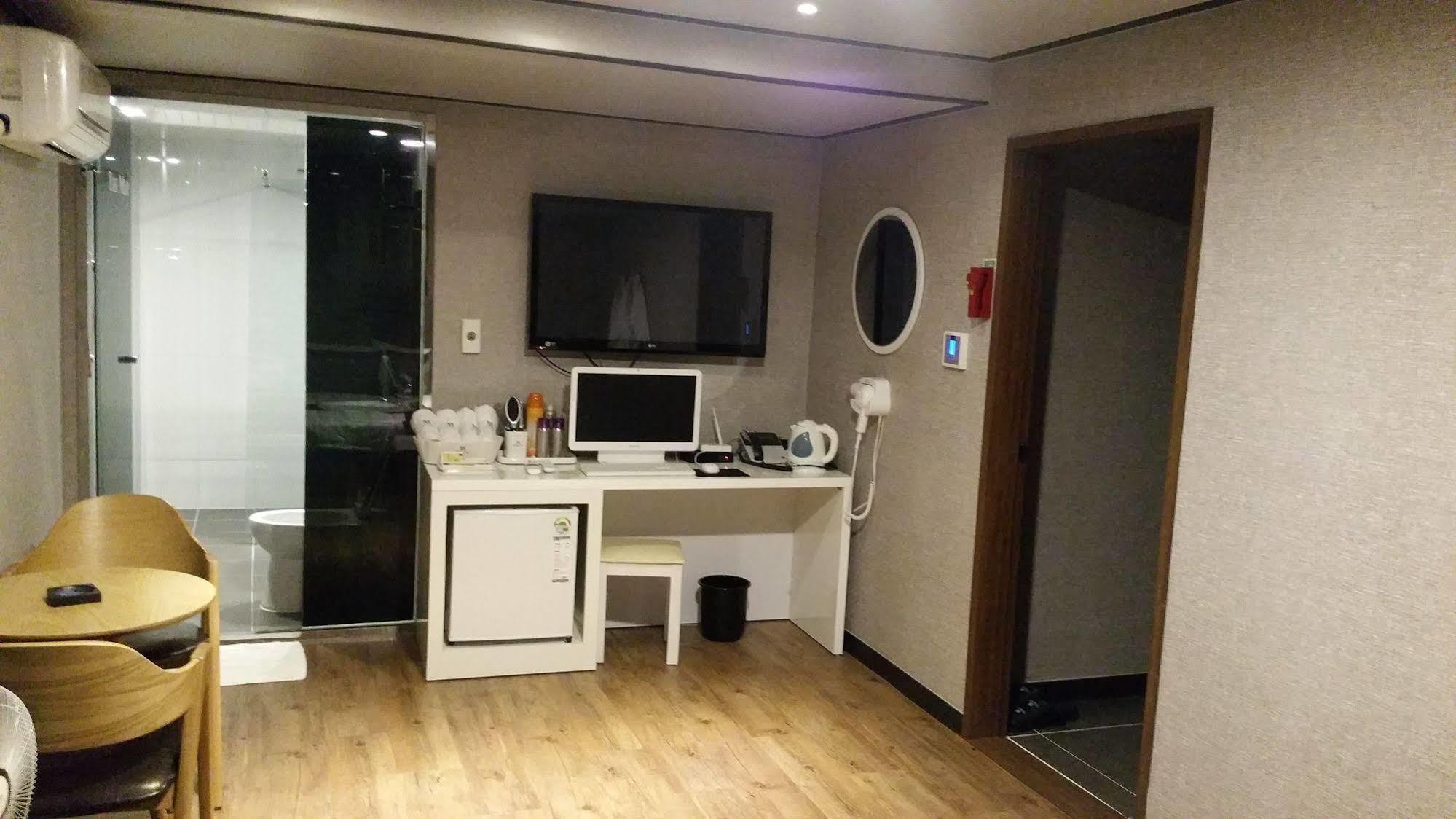 Hotel The 2*