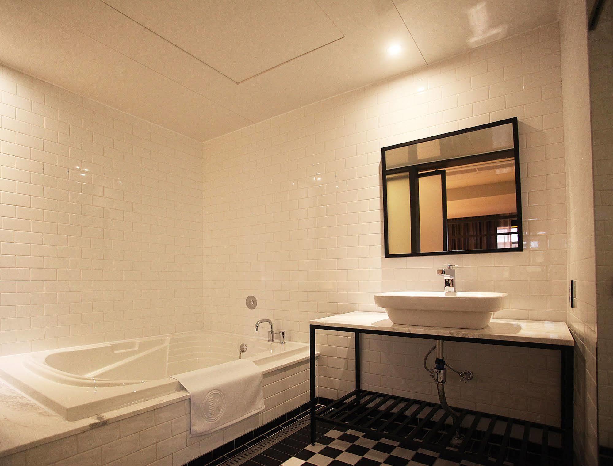 Seomyeon Hound 1st Street 3* Busan