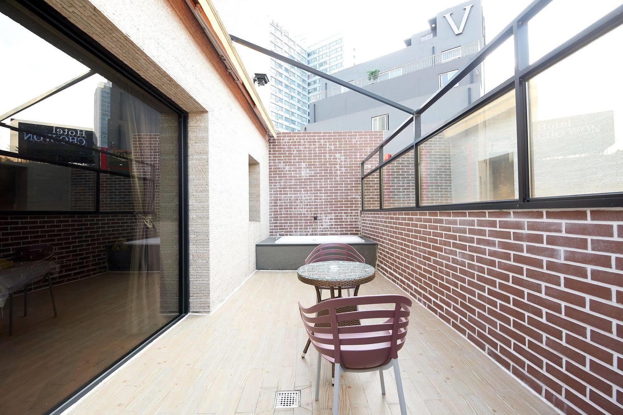 Seomyeon Hound 1st Street 3* Busan