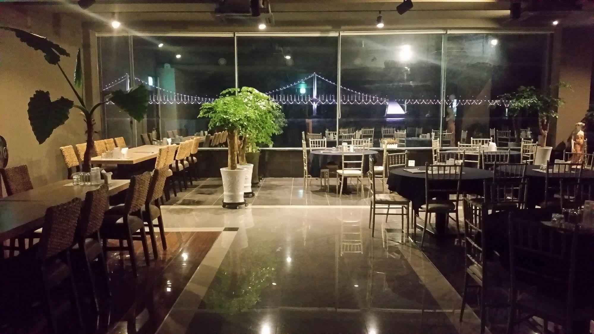 Dawn Hotel 3*