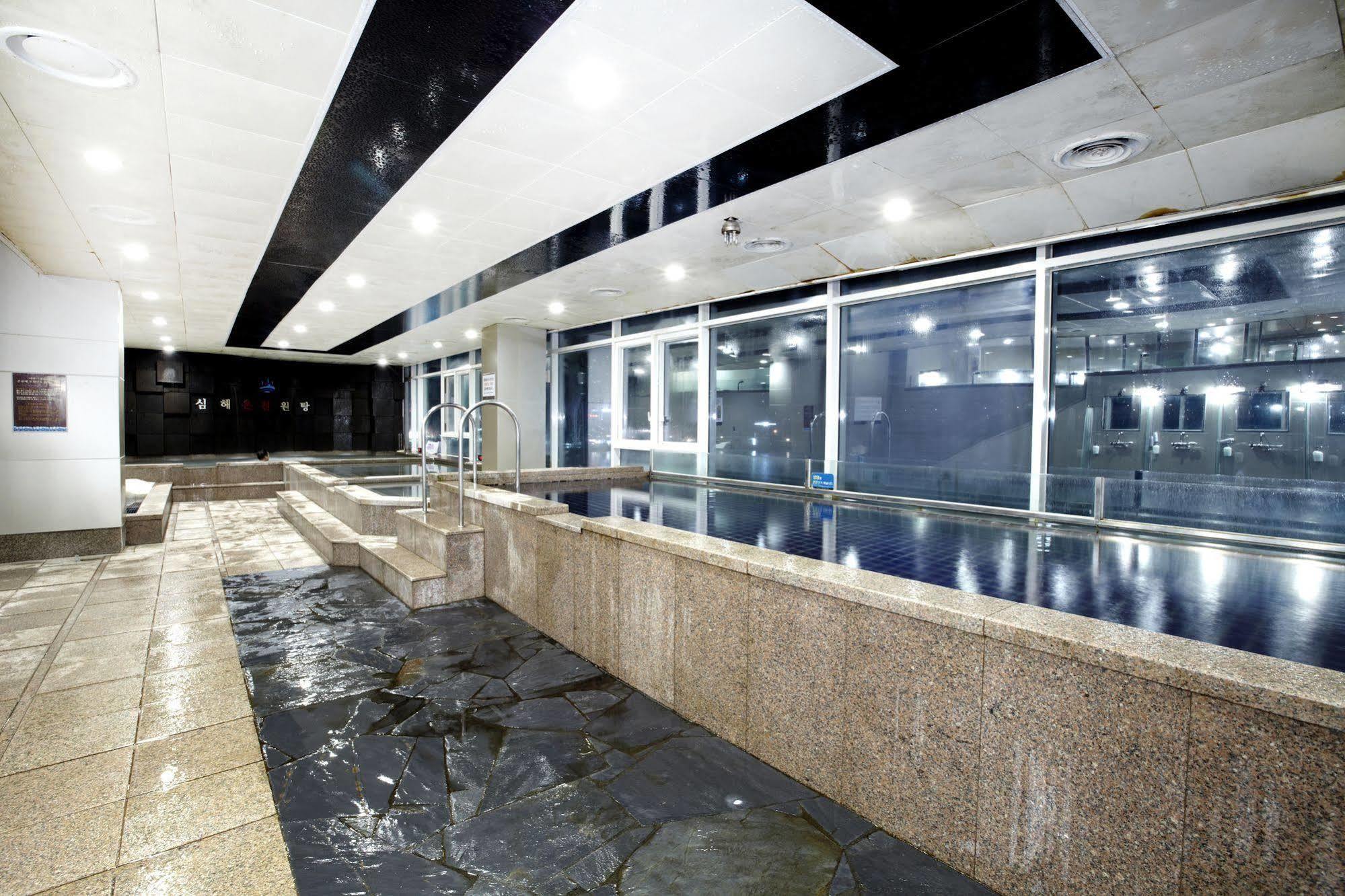 Aqua Palace Hotel 4*