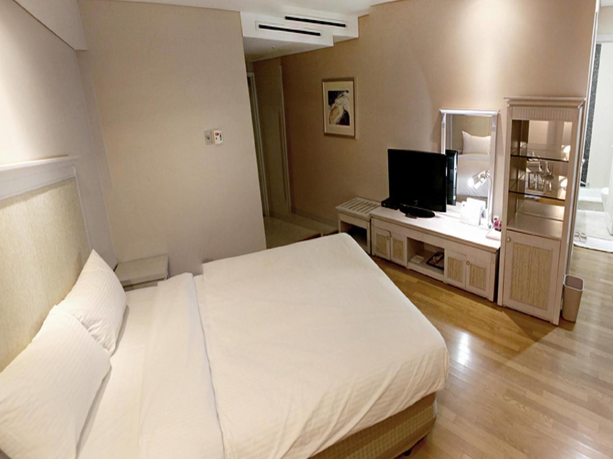 Aqua Palace Hotel 4*