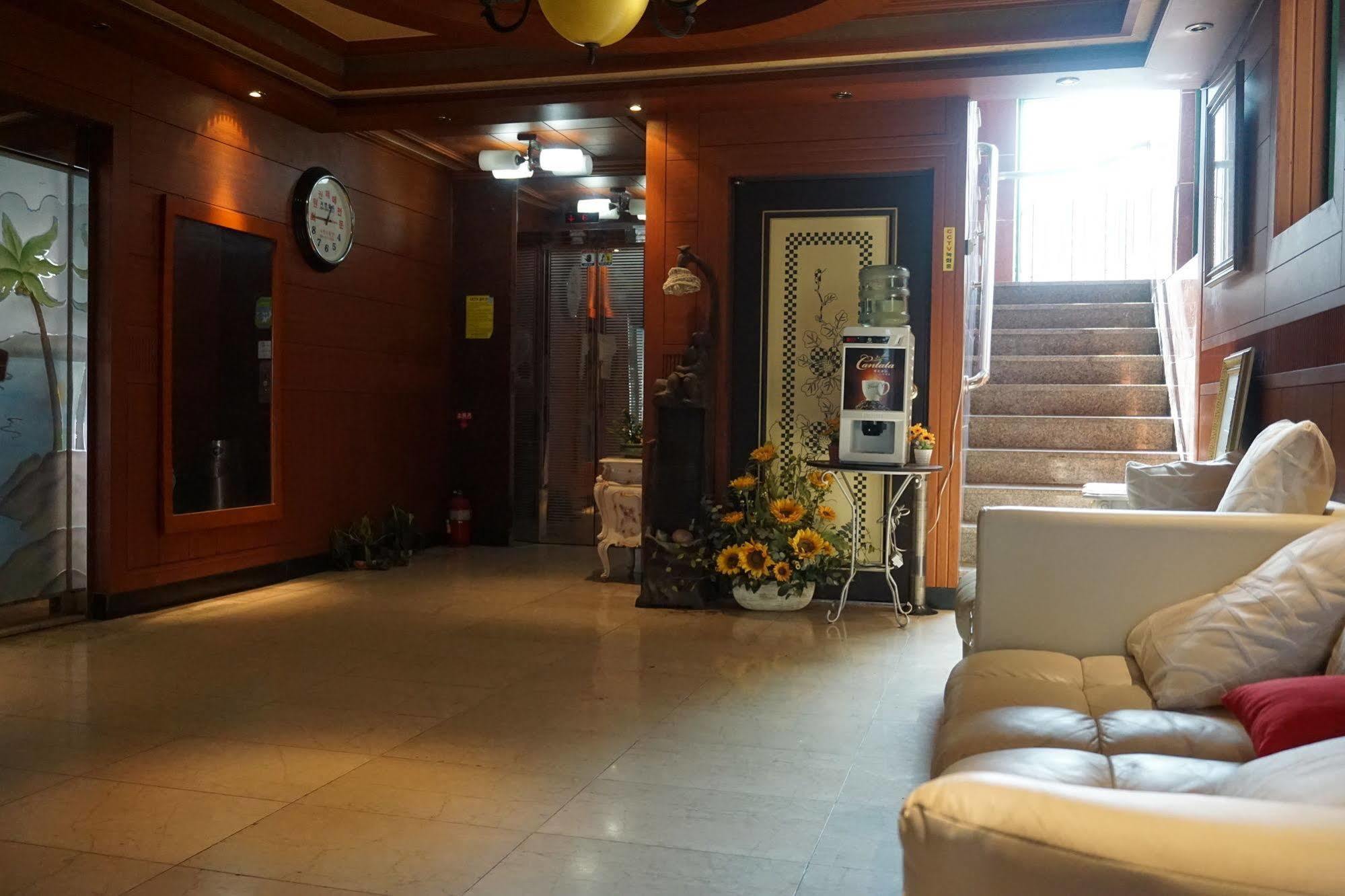 Picasso Haeundae Motel 2*