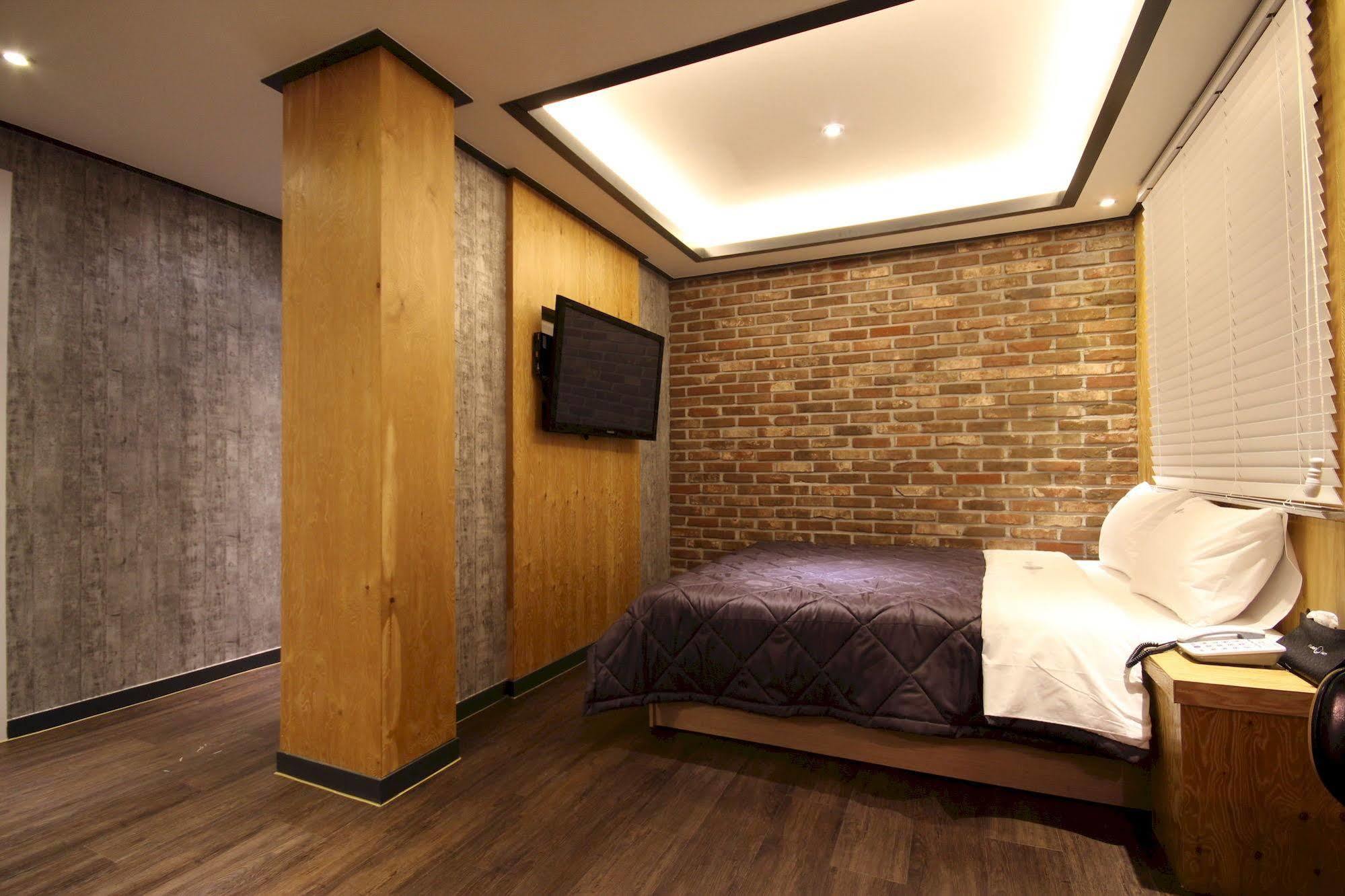 Are In Hotel Busan