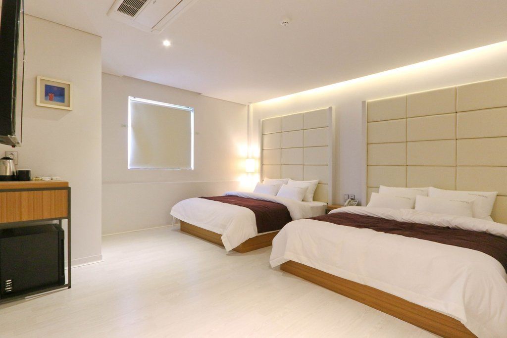 In Hotel 3*