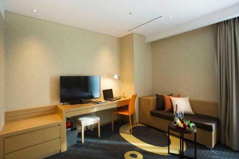 Solaria Nishitetsu Hotel 4*