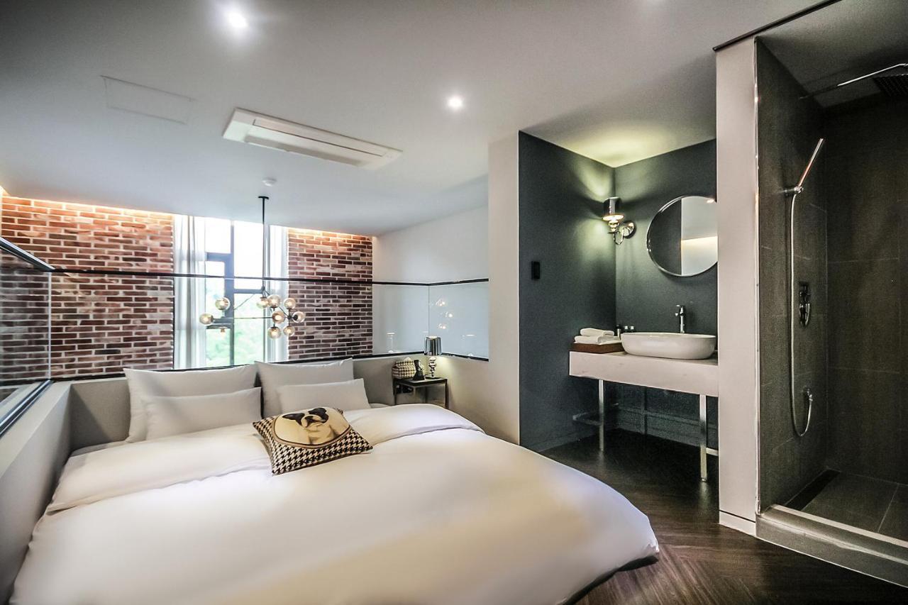 Hotel The Hound 3*