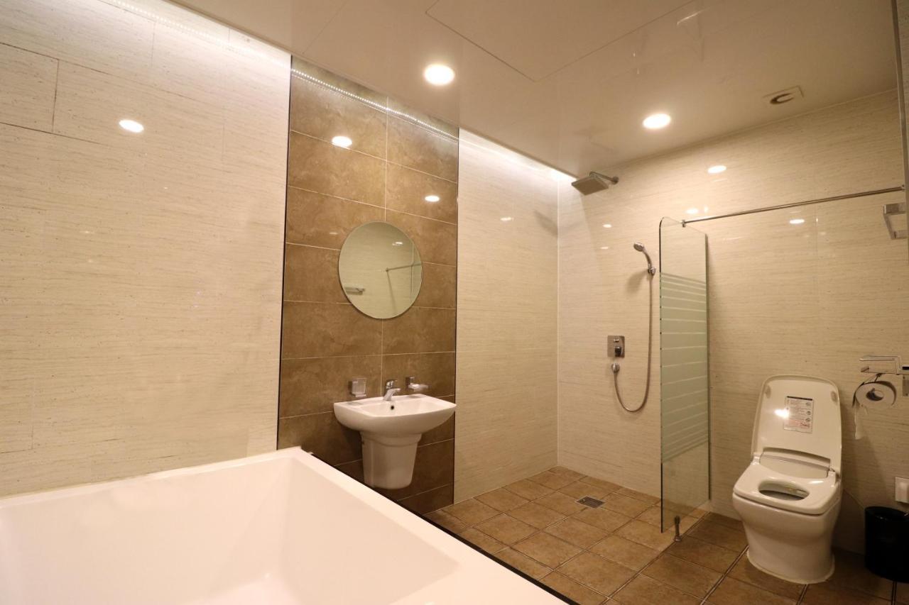 Airport Hotel 3*