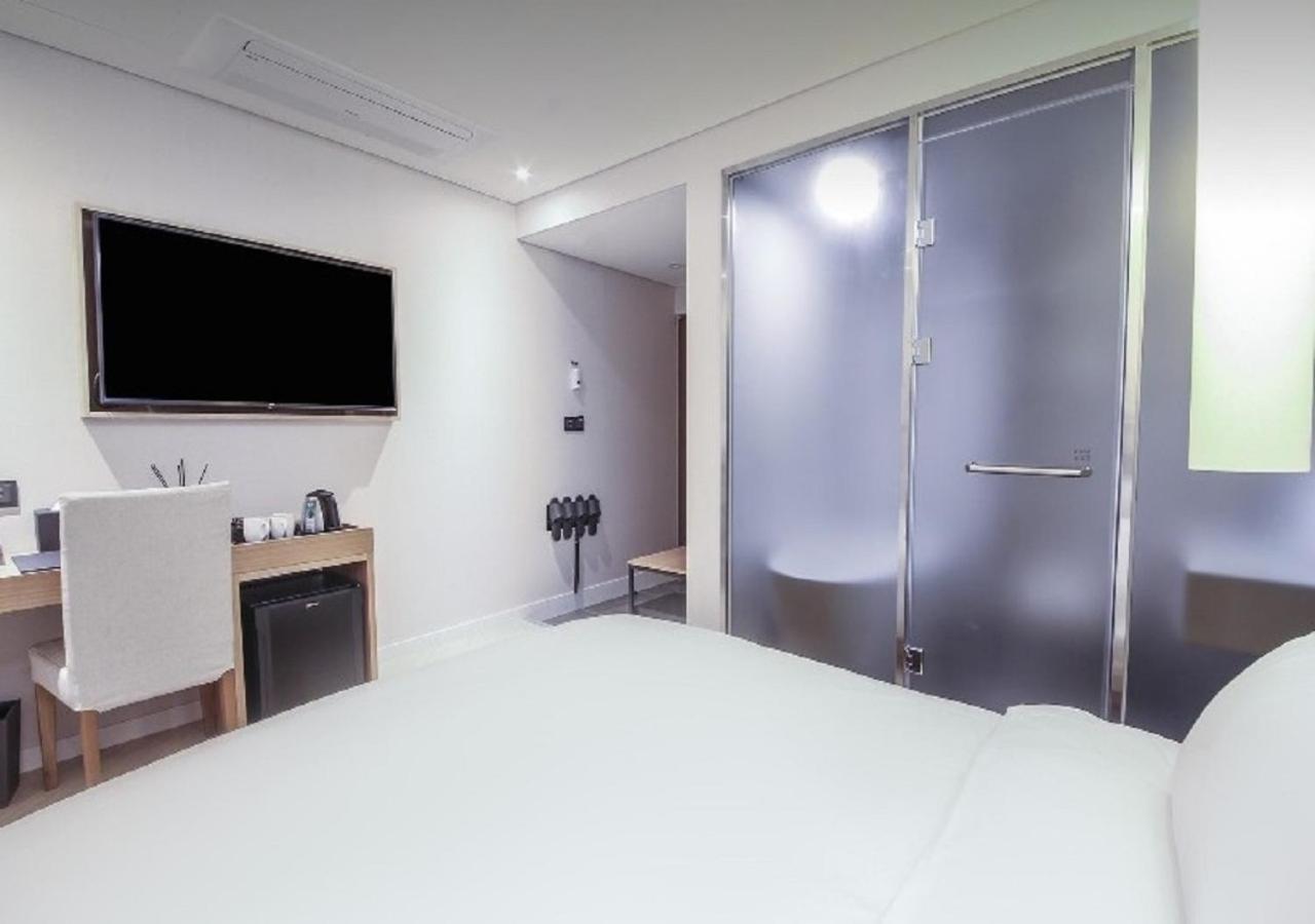 Khách sạn Londoner Gwangan 3*
