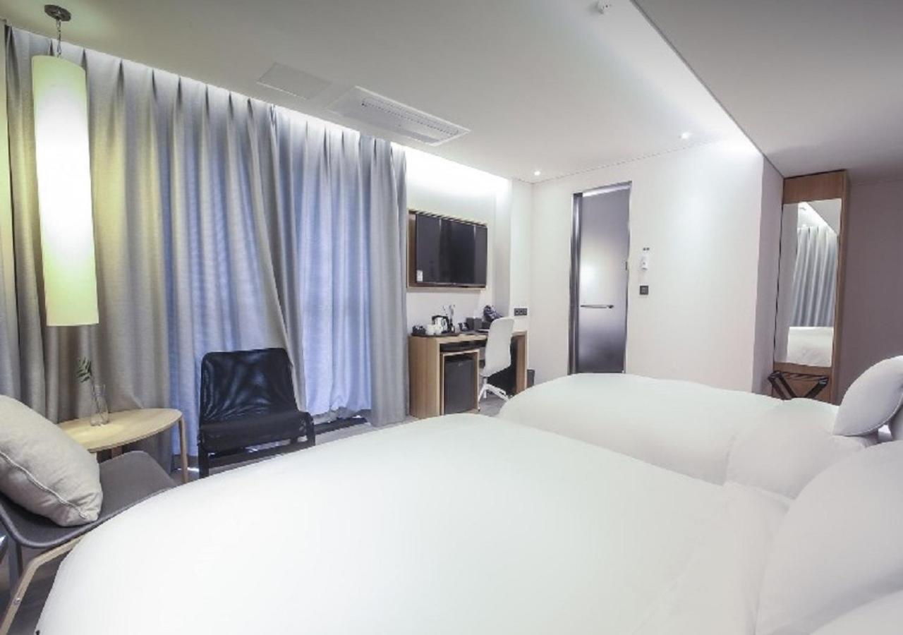 Khách sạn Londoner Gwangan 3*