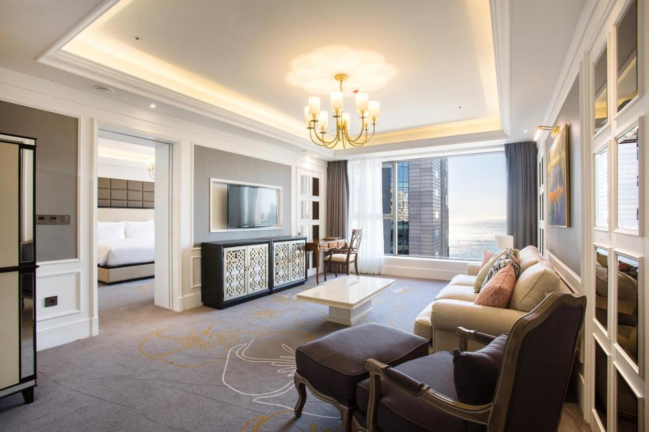 Hotel Baymond