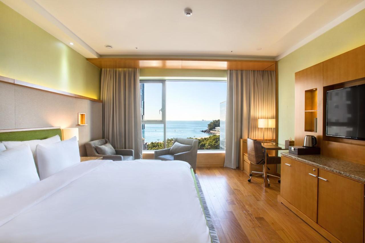 Hotel Baymond