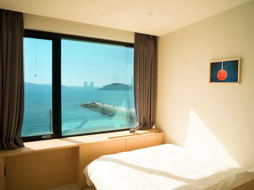 Mipo Oceanside Hotel 2*