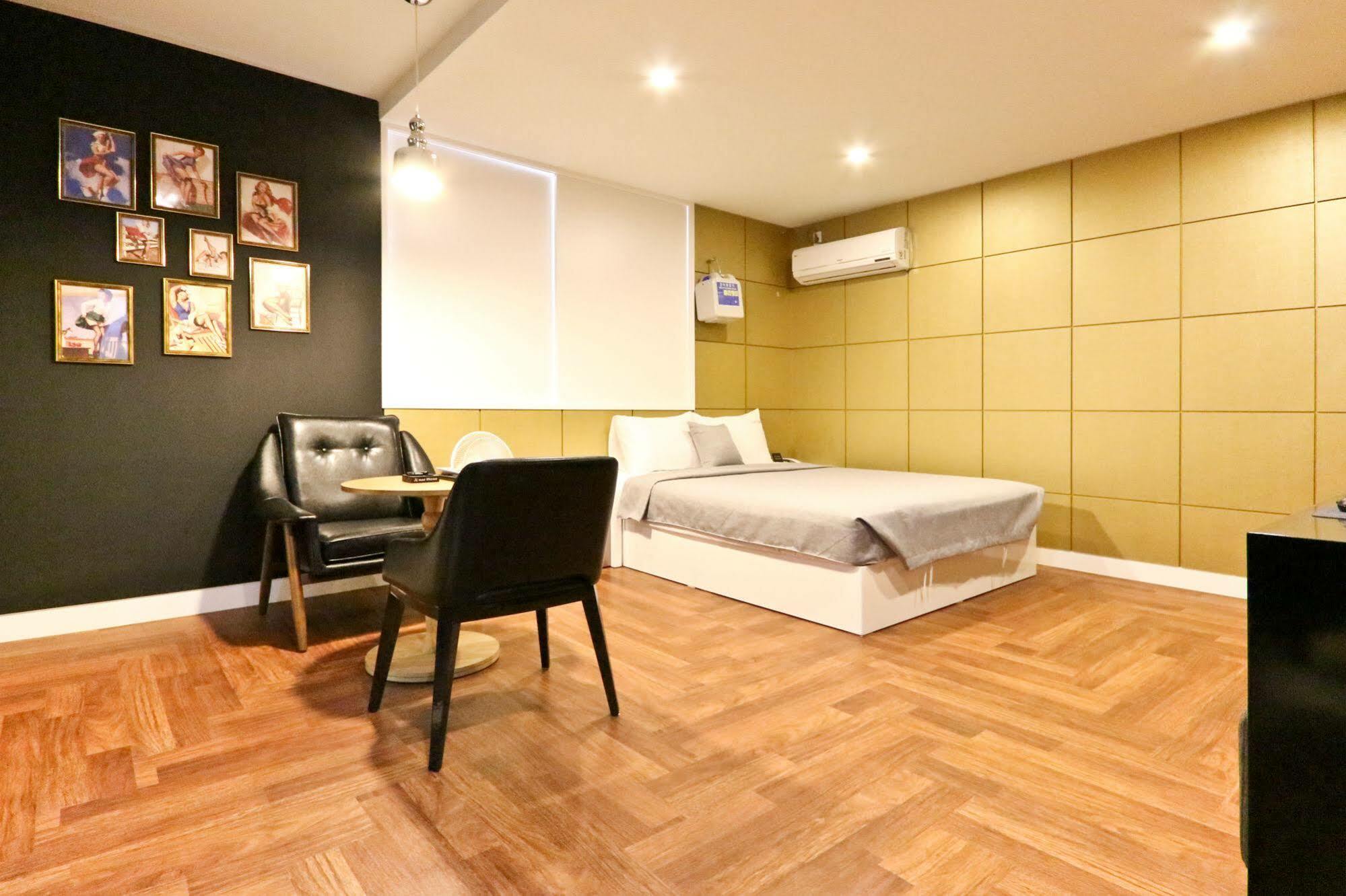 Hotel Hotel Home 3*