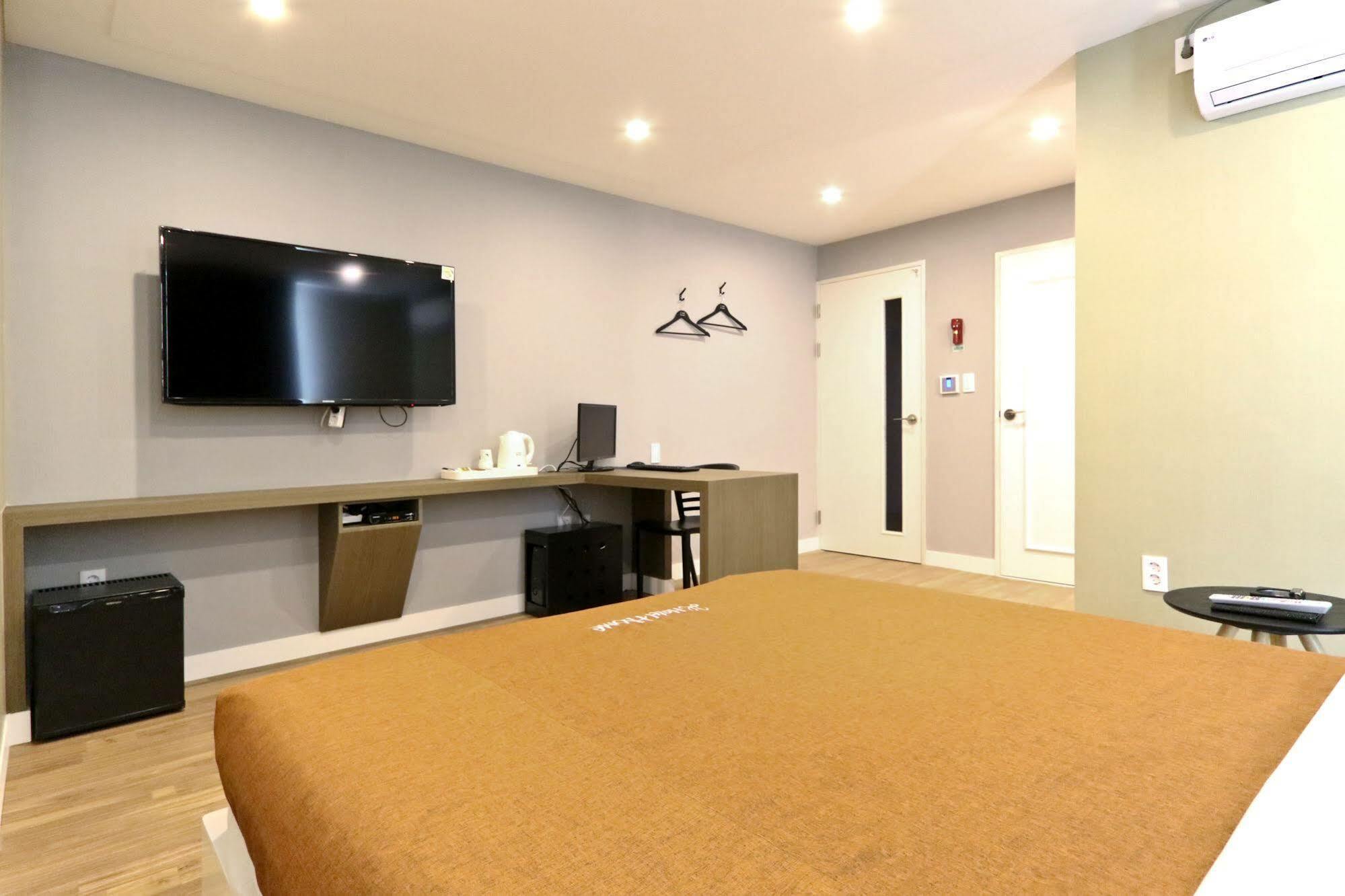 Hotel Home Hotel 3*
