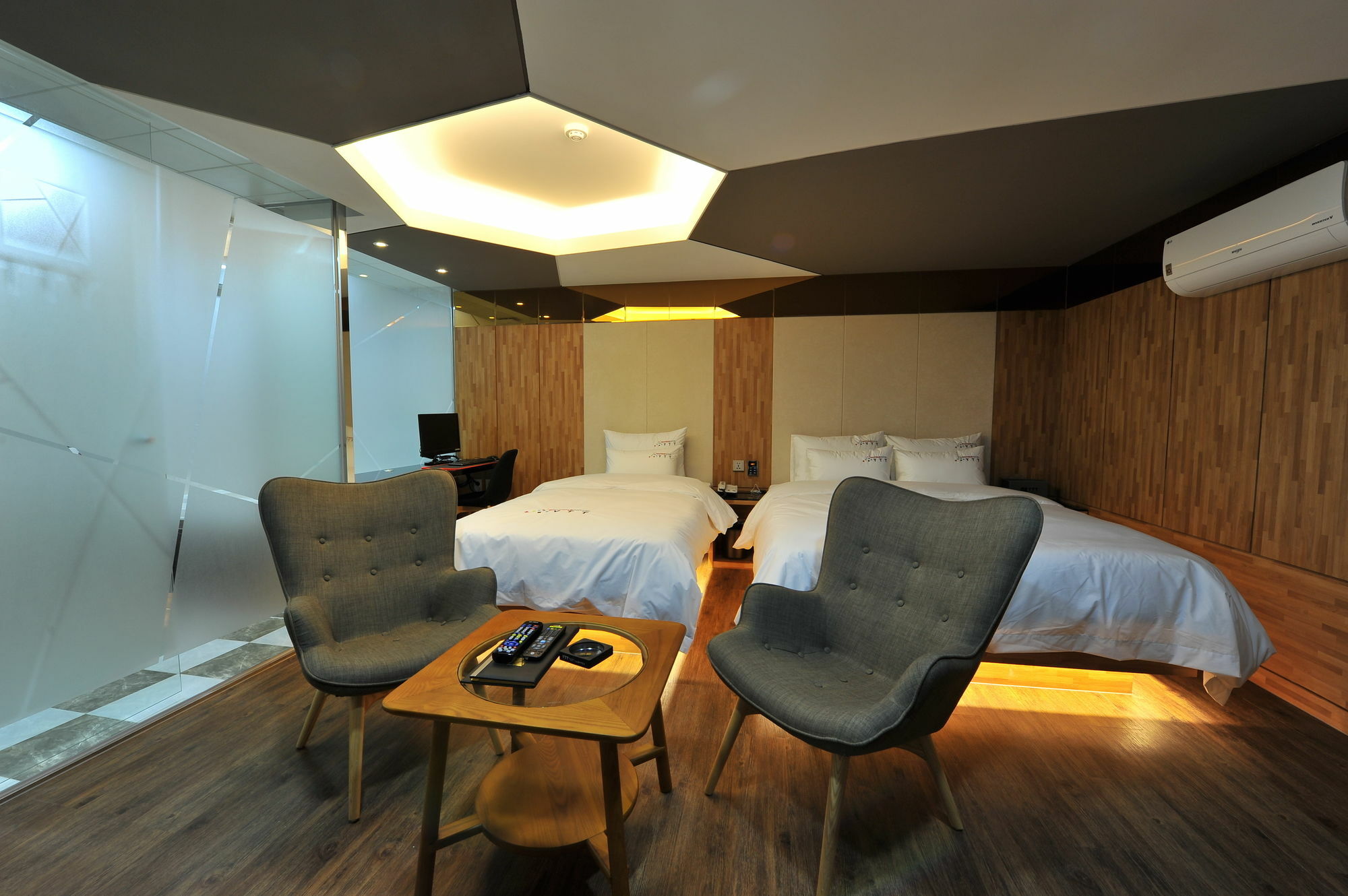 Ytt Hotel Nampo 3* Busan