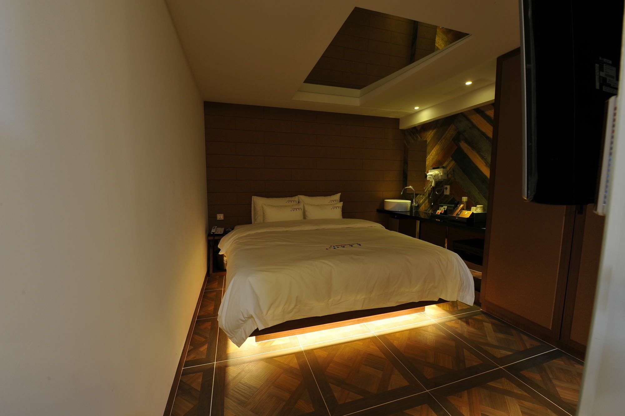Ytt Hotel Nampo 3*