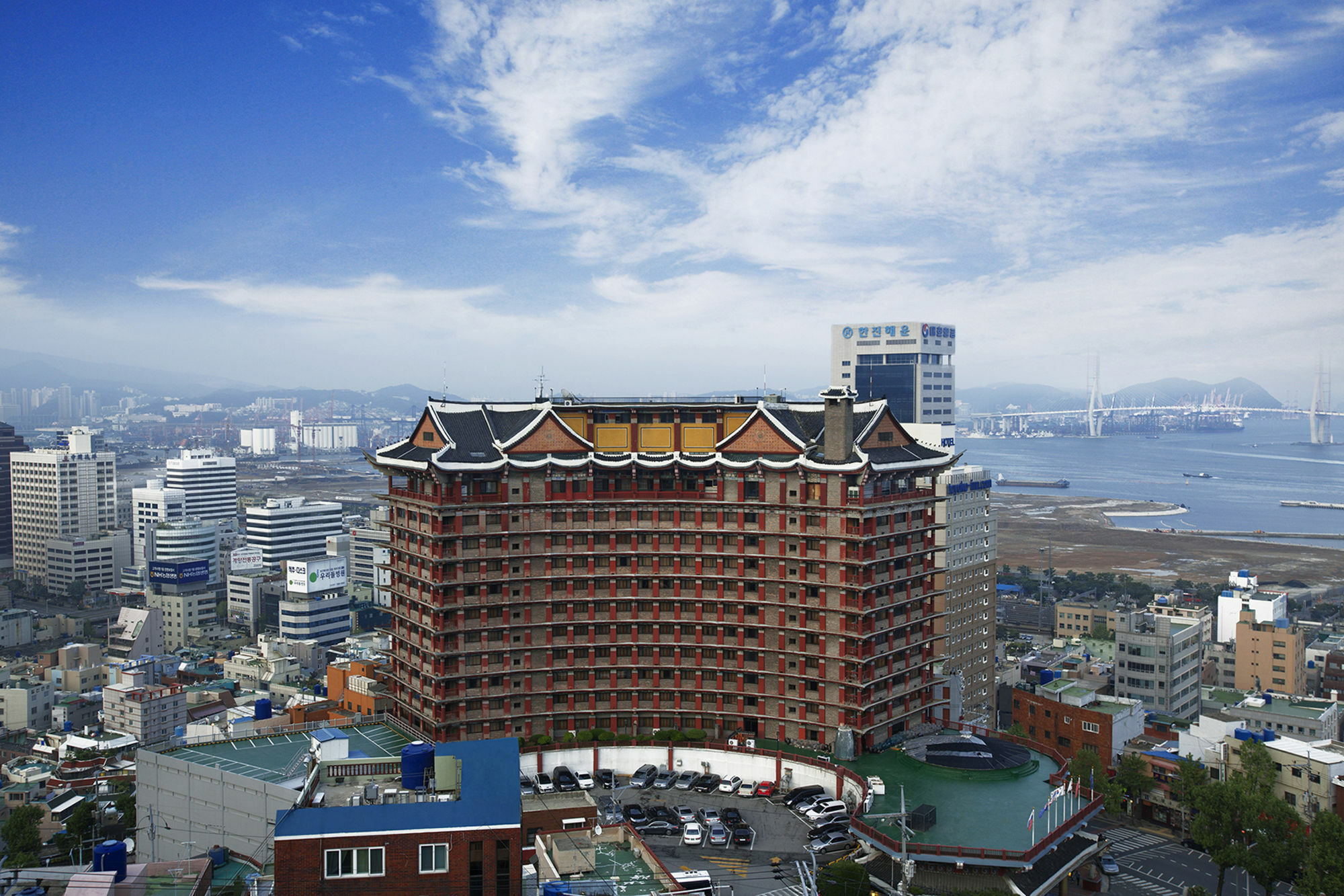 Commodore Hotel 4*