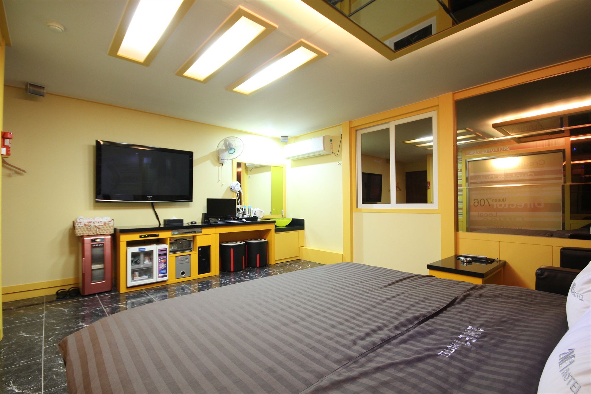 Hotel 2ne1 Busan