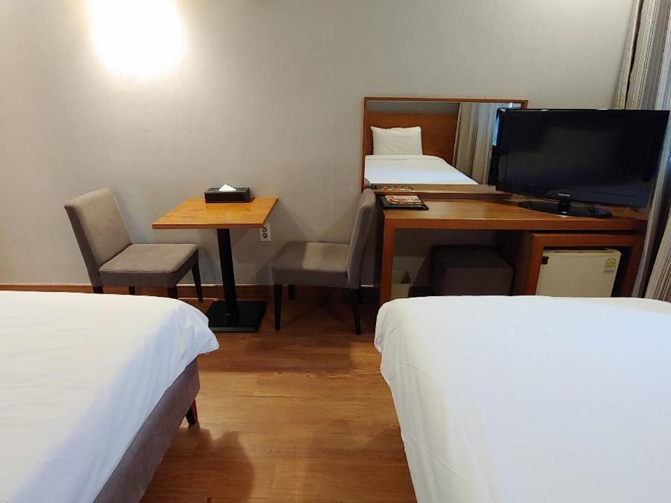 Dawn Hotel