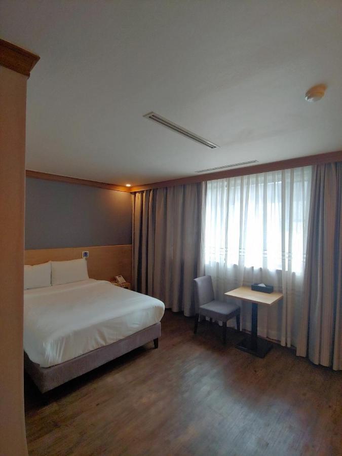 Dawn Hotel