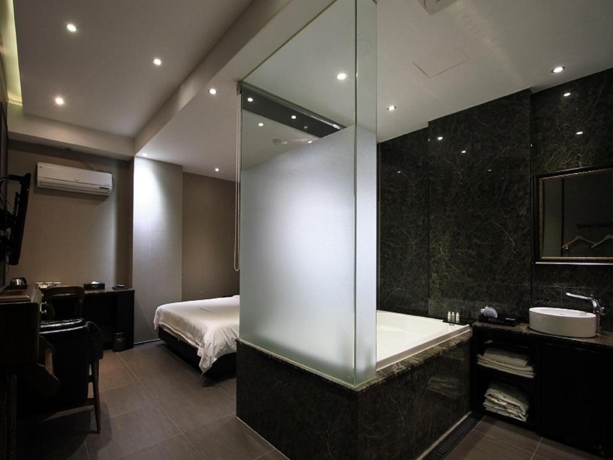 Almond Station Hotel Busan