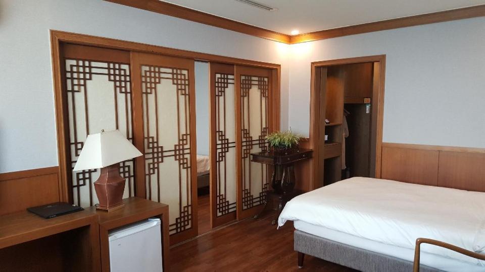 Dawn Hotel
