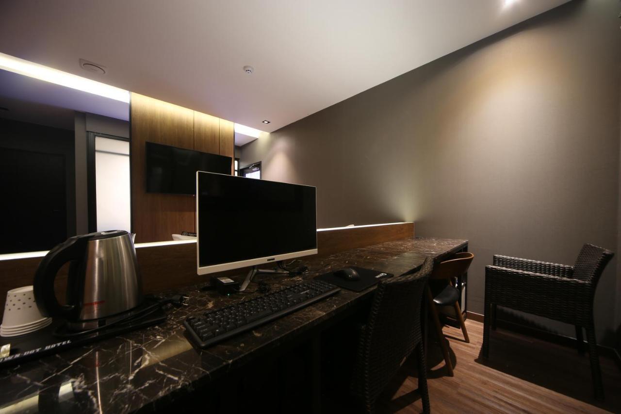 Hotel Beomil Brown Dot 2*