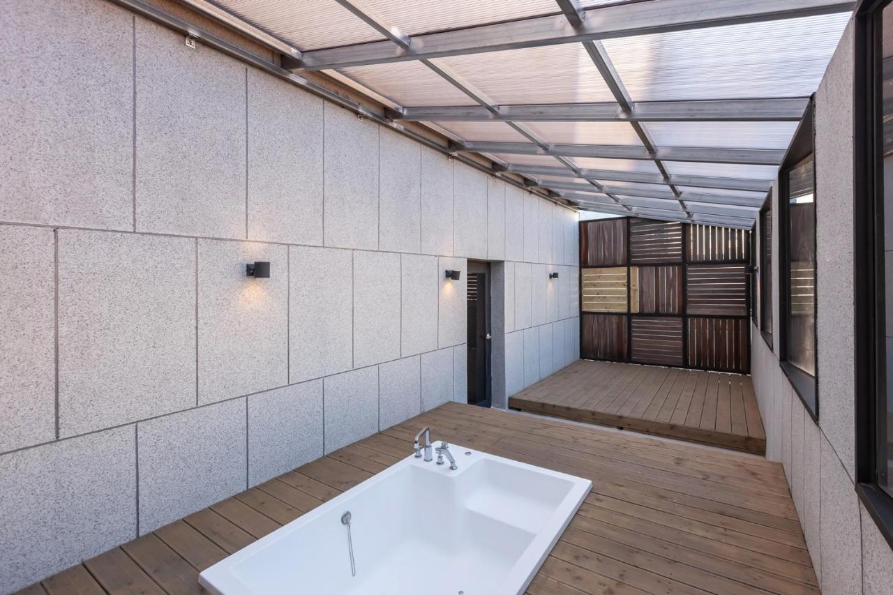 Hotel Beomil Brown Dot
