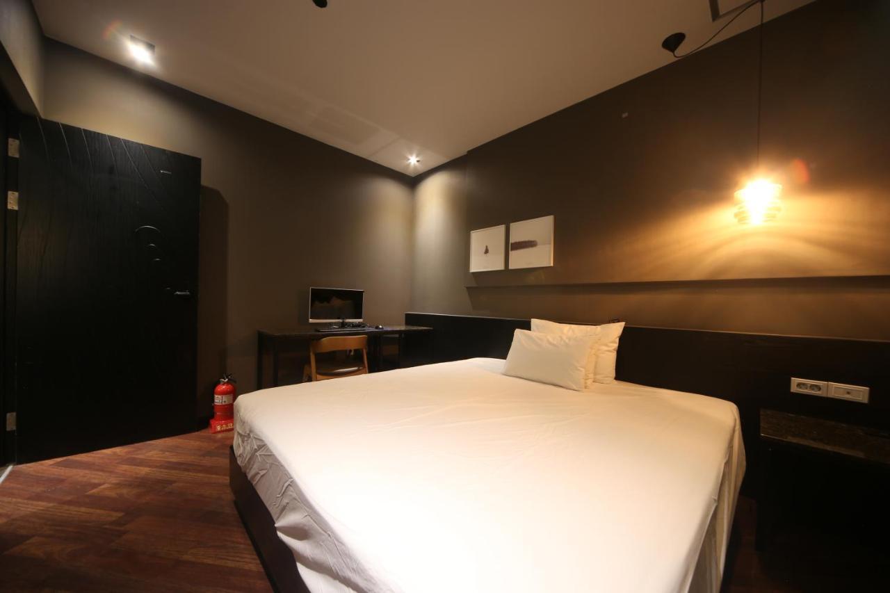 Beomil Brown Dot 2* Busan