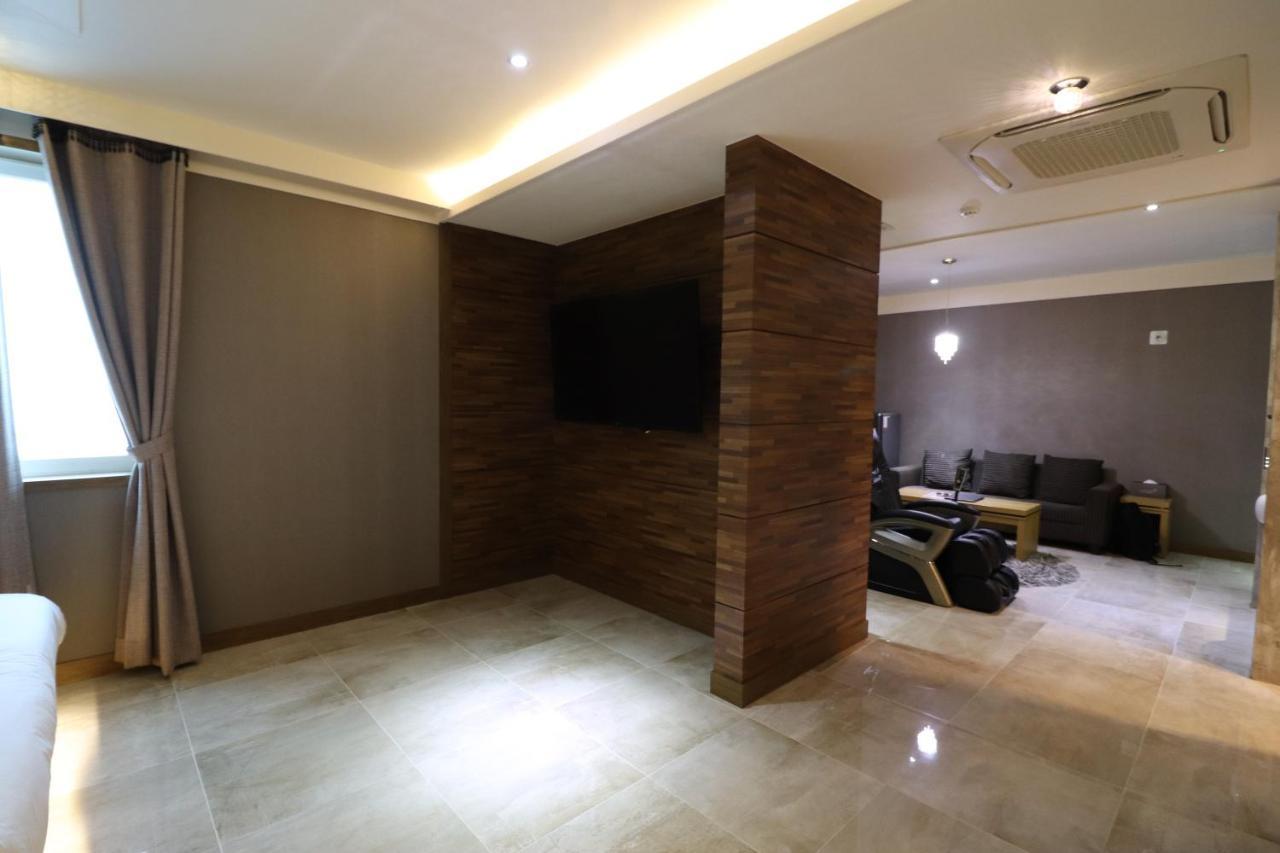 Airport Hotel 3*