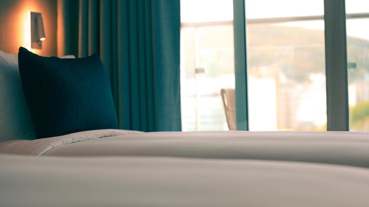 Connect & Hotel